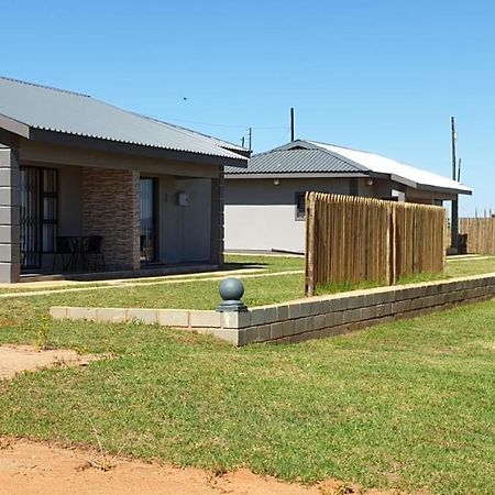 Nhlangano Enkhosi Guest Lodge מראה חיצוני תמונה